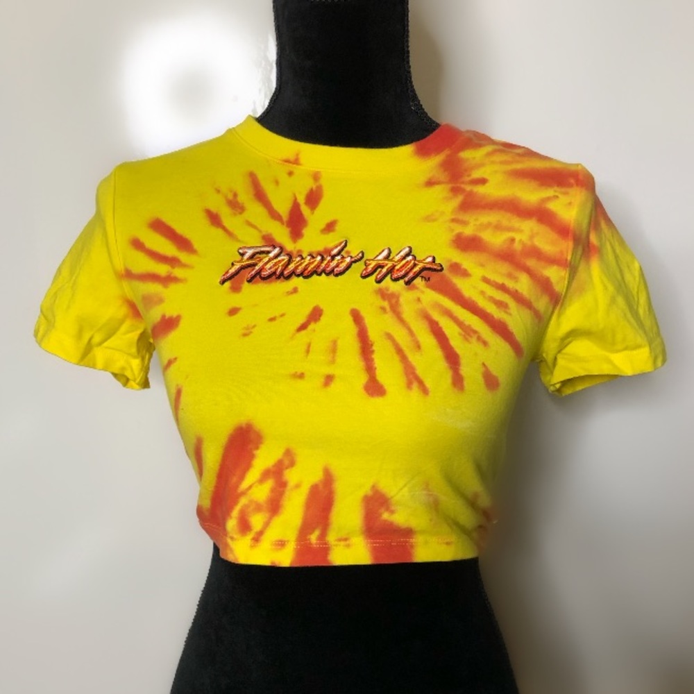 FREE GIFT WITH PURCHASE Flamin’ Hot Cropped Top